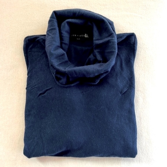 Alice + Olivia Light Sweater - Navy - Picture 5 of 11